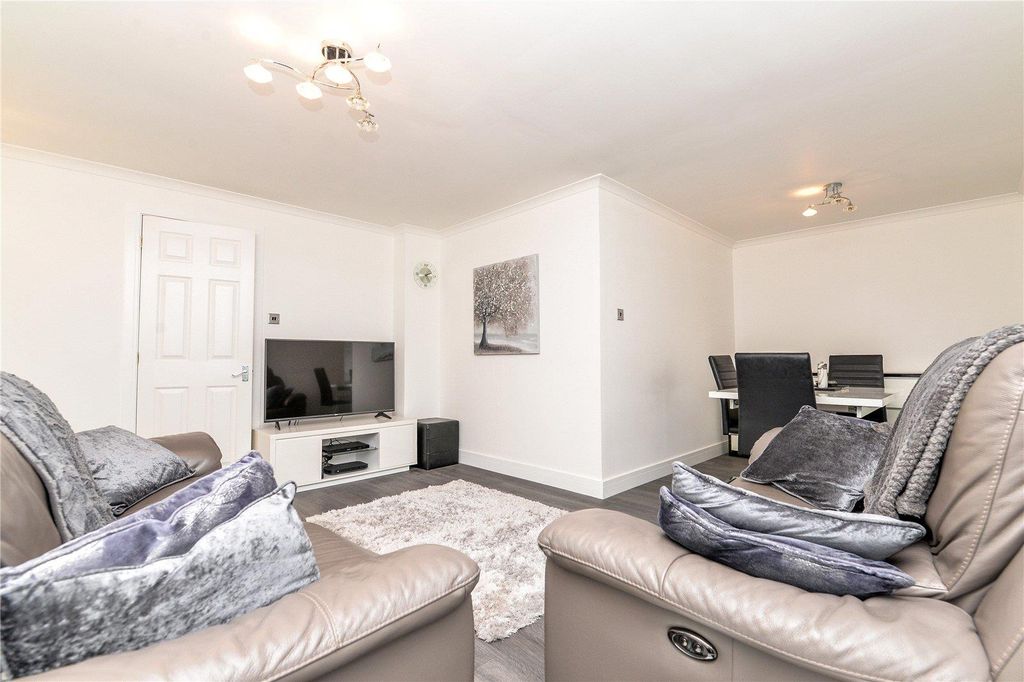 Property photo 2 of 15 Picture No. 18