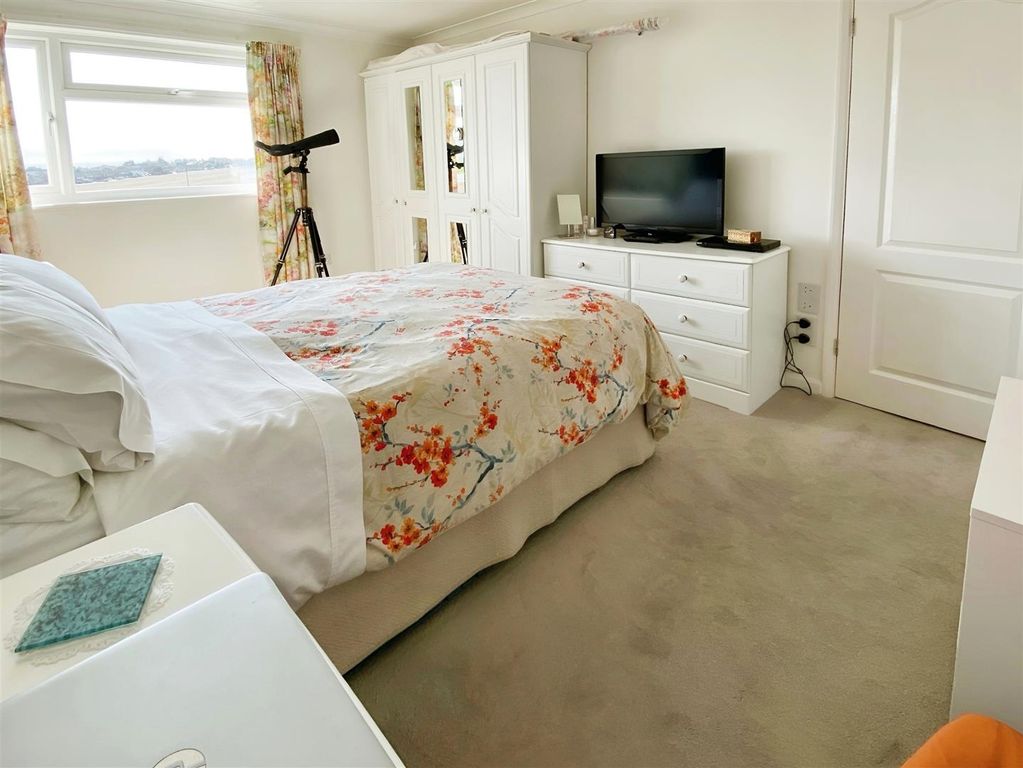 Property photo 3 of 12 Bedroom