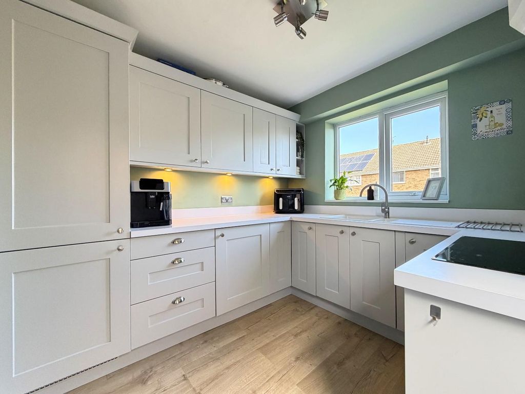 Property photo 3 of 29 Kitchen