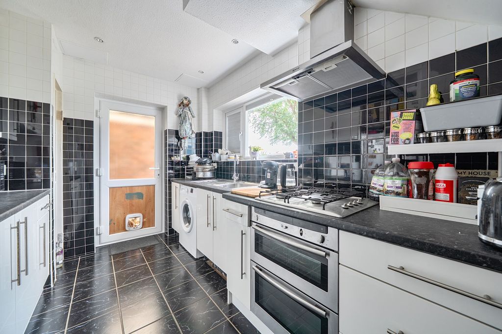 Property photo 2 of 13 Kitchen