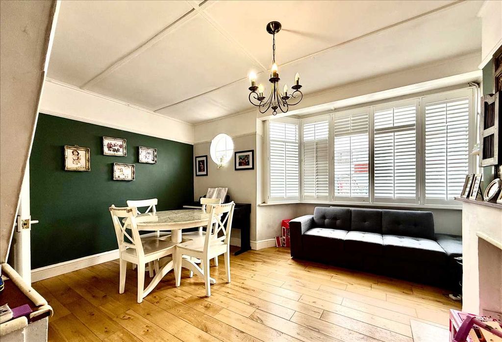 Property photo 3 of 19