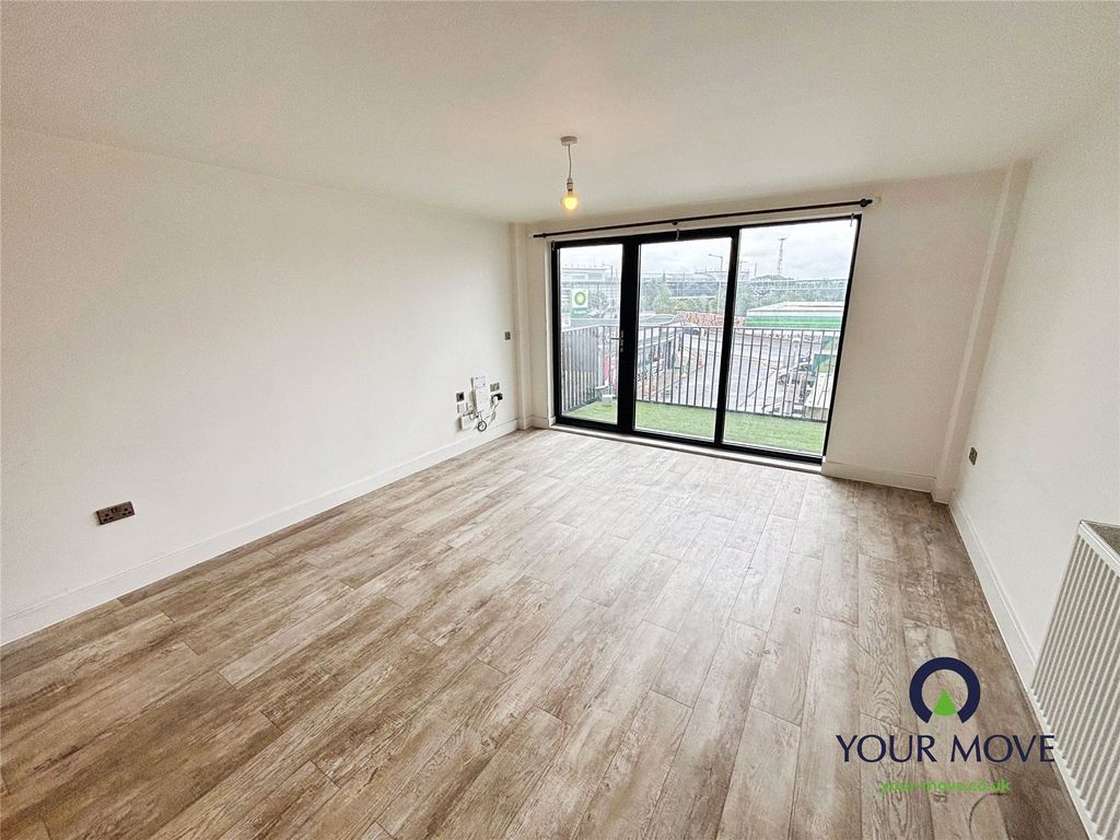 Property photo 2 of 11 Picture No. 27