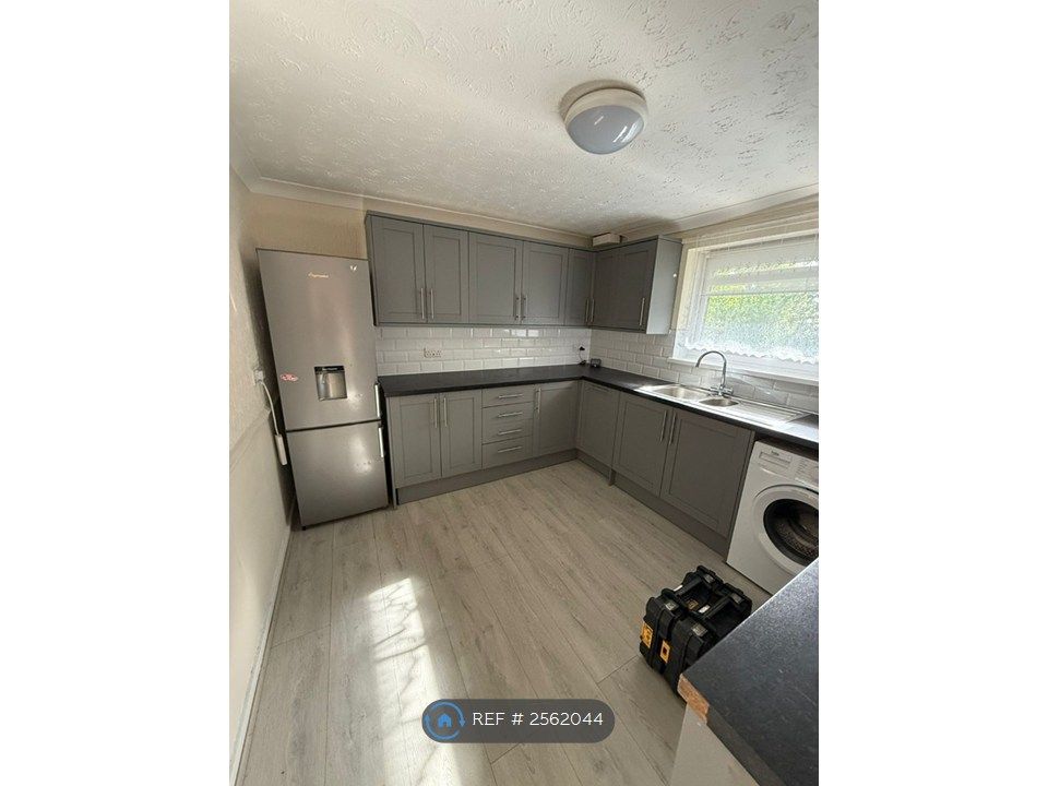 Property photo 1 of 8 Kitchen