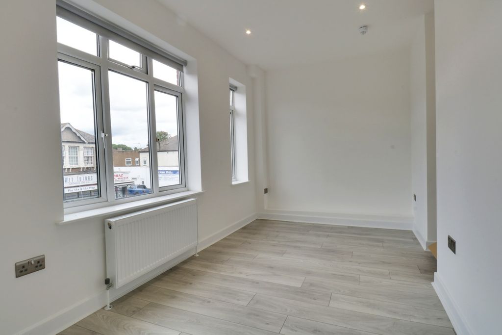 Property photo 3 of 6 4476372