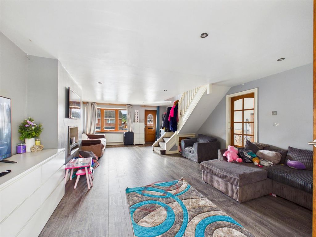 Property photo 2 of 20 Cam05148G0-Pr0140-Still015.Jpg