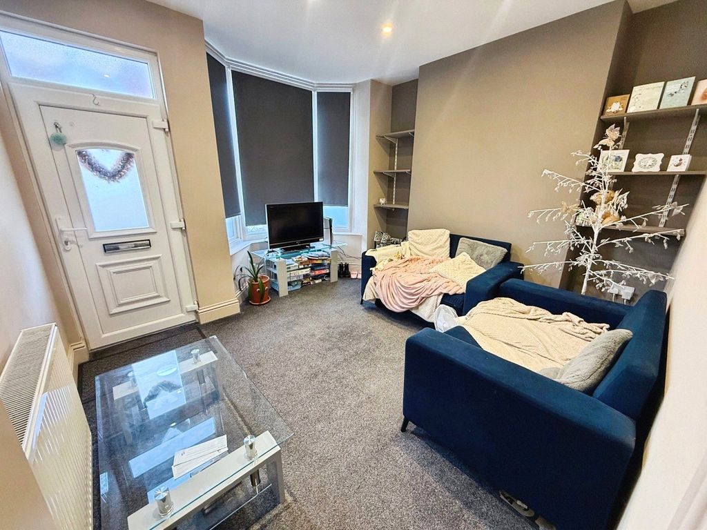 Property photo 2 of 8 Communal Lounge