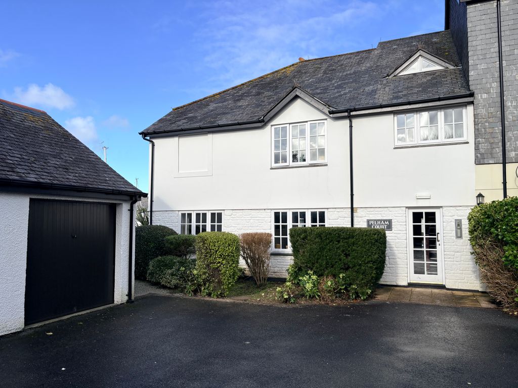 Property photo 1 of 9 Frontage 2