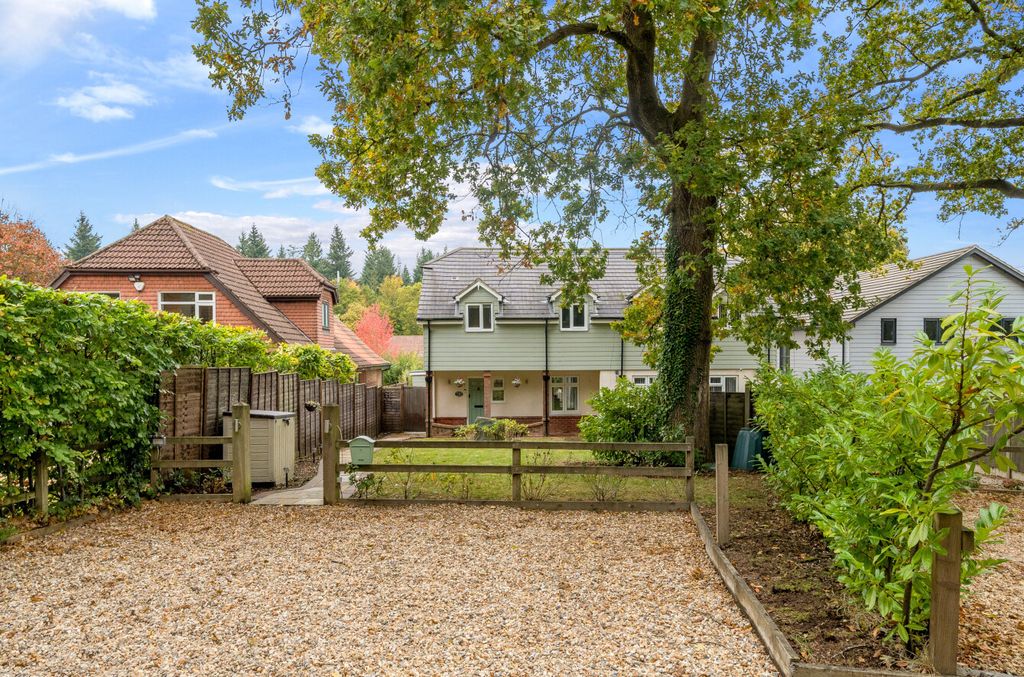 Property photo 1 of 21 1368929-22-68ee87...