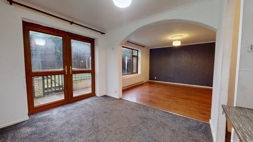 Property photo 3 of 13 4742885