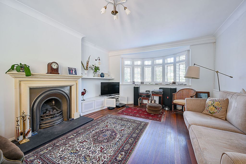 Property photo 3 of 16