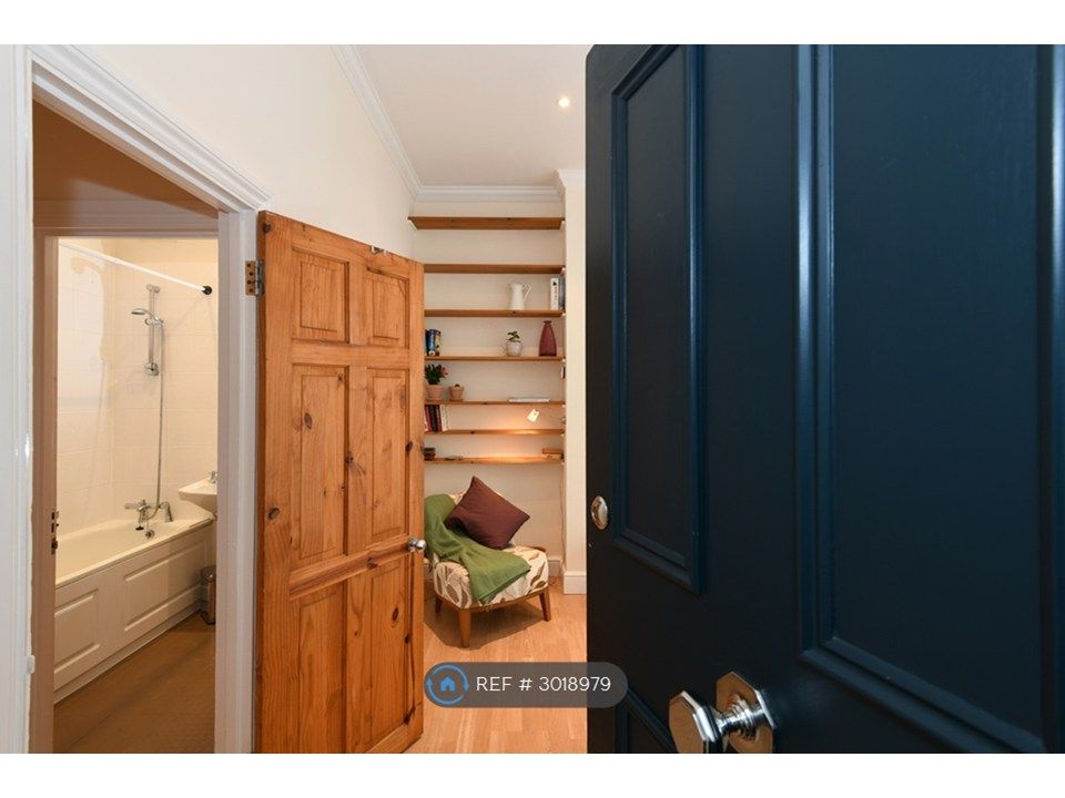 Property photo 2 of 8 Internal Front Door