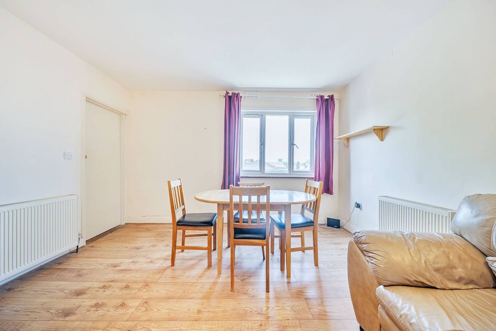 Property photo 2 of 18