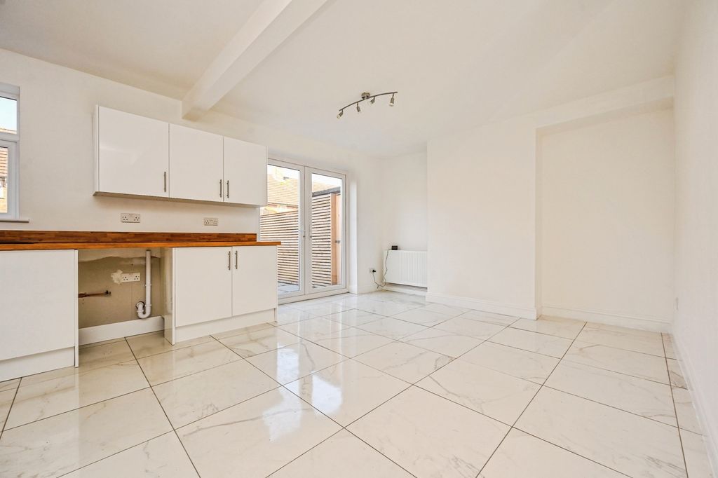 Property photo 2 of 17 Photo