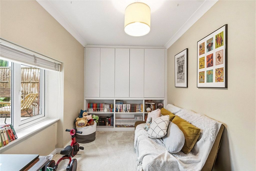 Property photo 3 of 12 Spare