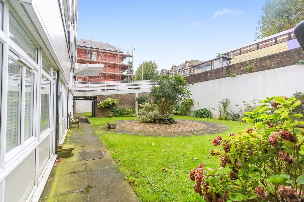 Property photo 3 of 12