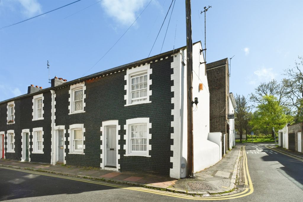 Property photo 1 of 12