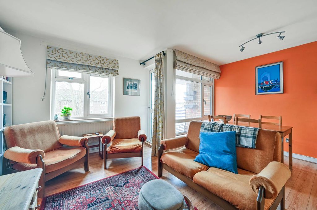 Property photo 1 of 11
