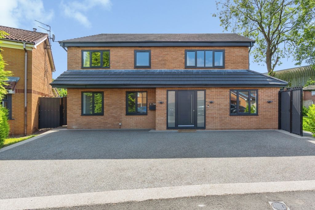 Property photo 1 of 50 Pbox-Img.Jpg