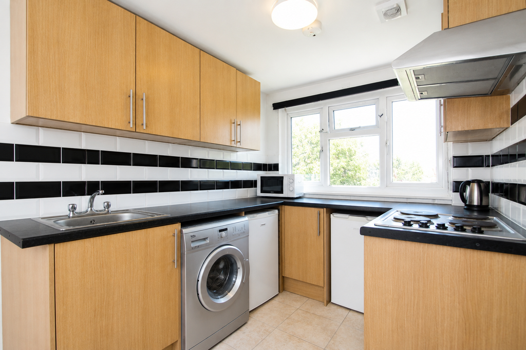 Property photo 3 of 5 Kitchen - Angle 1