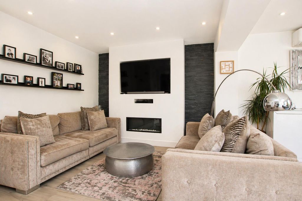 Property photo 2 of 20 F4d81E0B-F369-4c91-A7A8-E8Fa8Ff65Bb1.Png