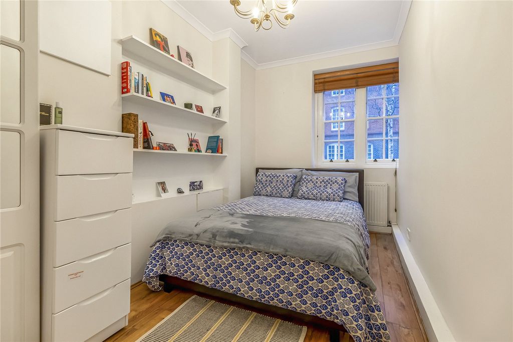 Property photo 3 of 9 Bedroom