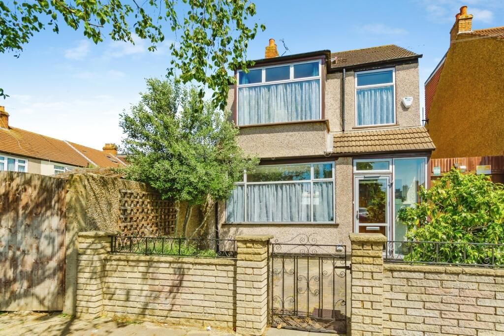 Property photo 1 of 18