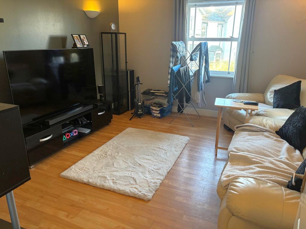 Property photo 2 of 6