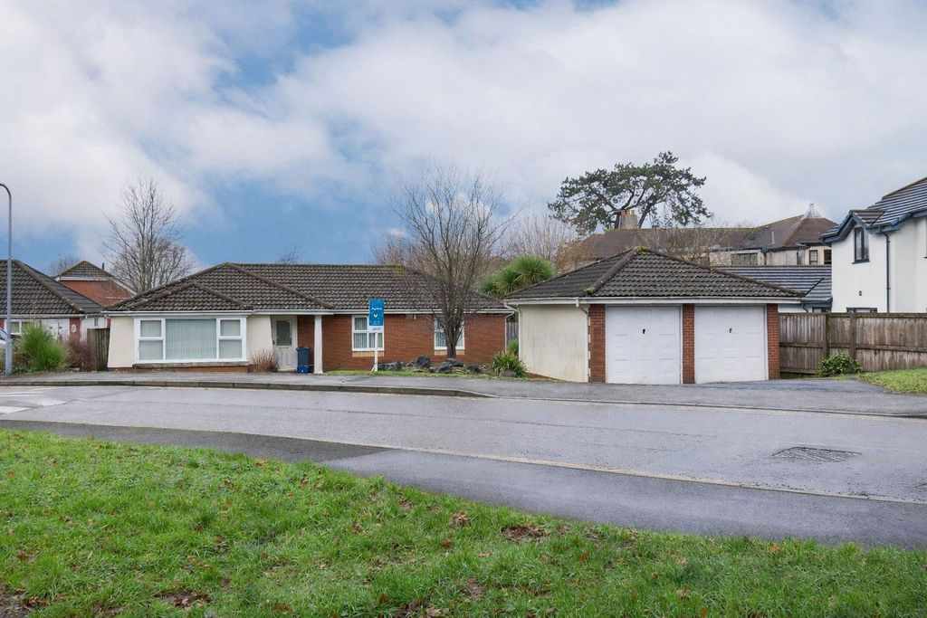 Property photo 1 of 29