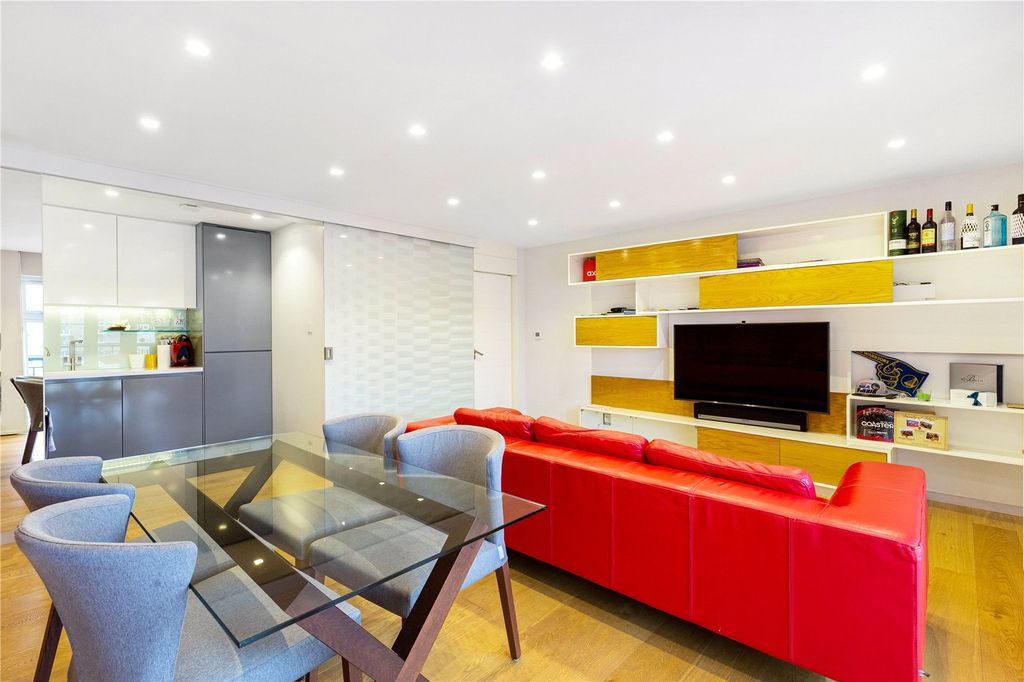 Property photo 3 of 18 Picture No. 09