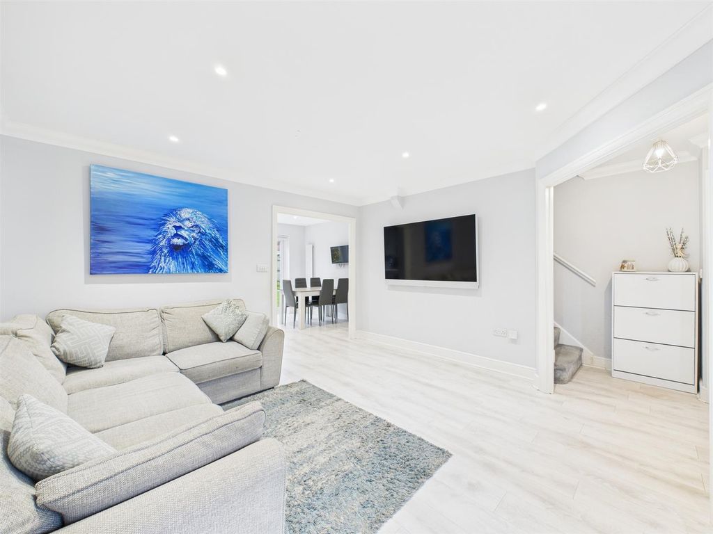 Property photo 2 of 20 Cam02885G0-Pr0547-Still007.Jpg