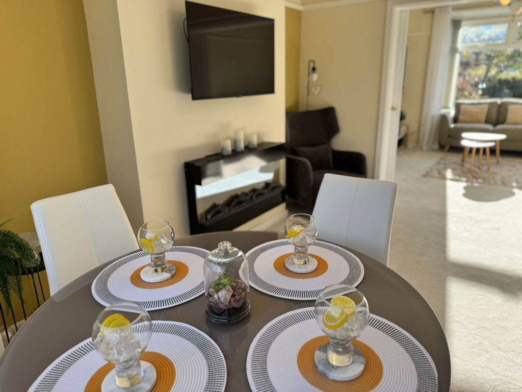 Property photo 3 of 31