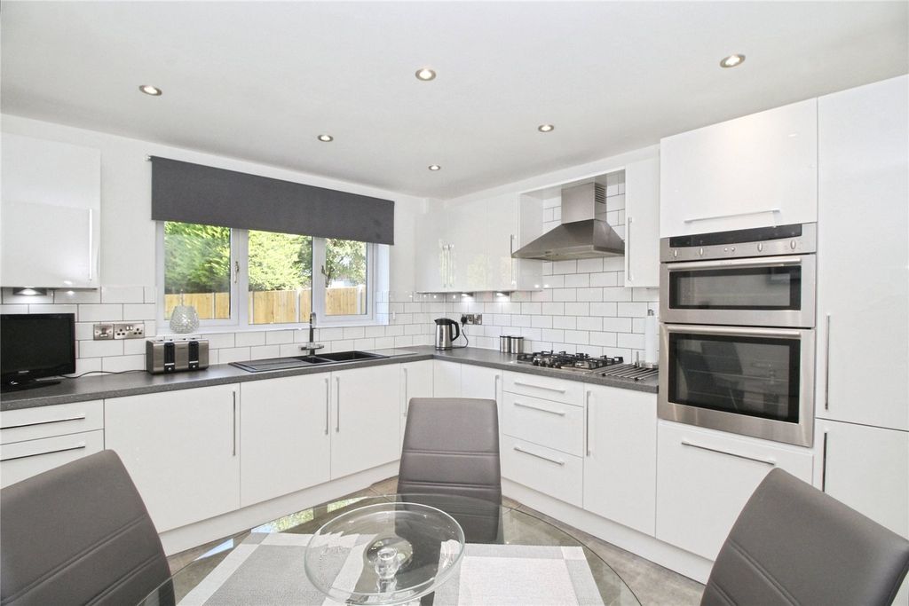 Property photo 2 of 19 Kitchen/Diner