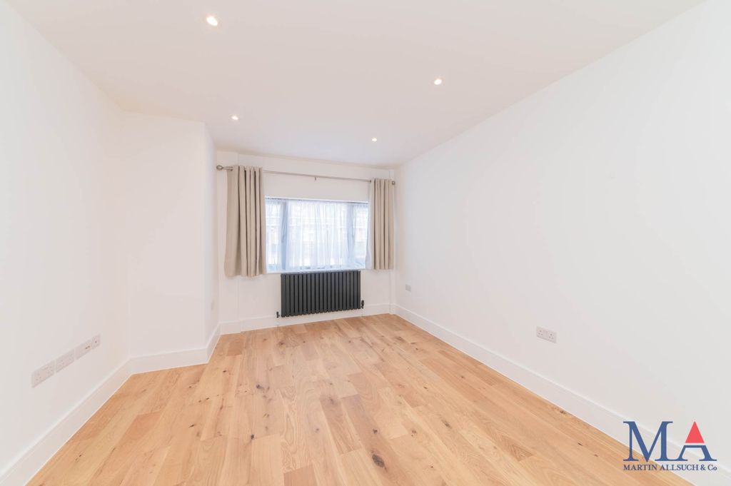 Property photo 2 of 24