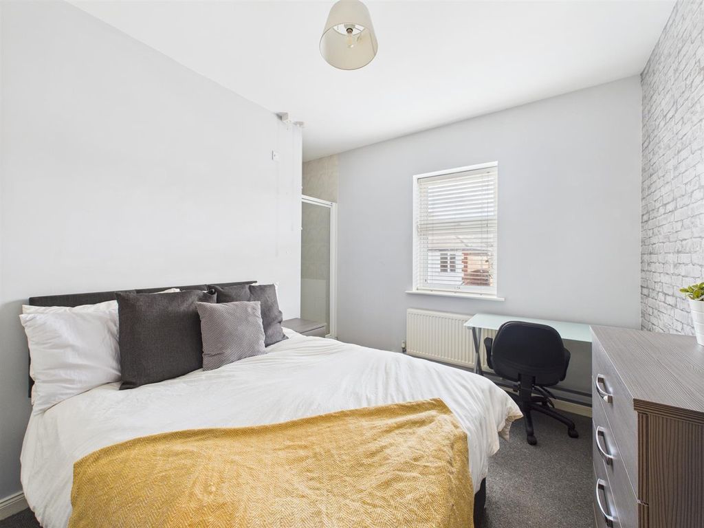 Property photo 3 of 7 Cam04063G0-Pr0098-Still002.Jpg