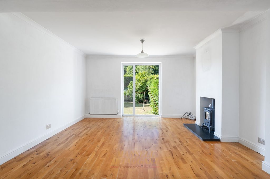 Property photo 3 of 24