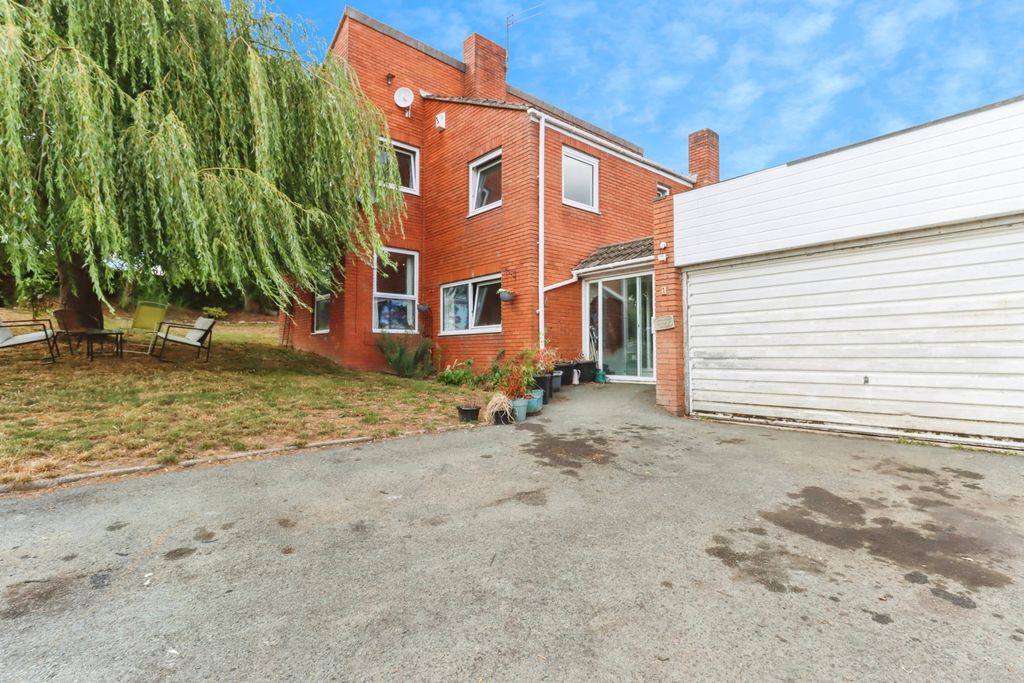 Property photo 1 of 18 Front View
