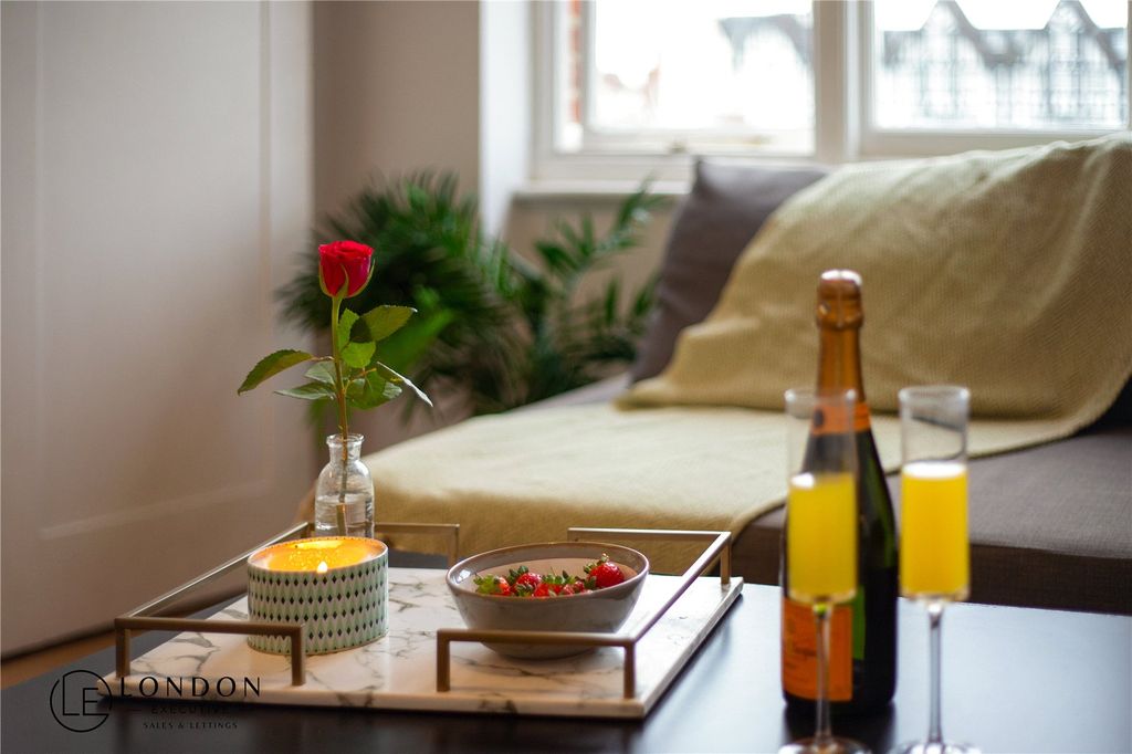 Property photo 1 of 15 Living Room