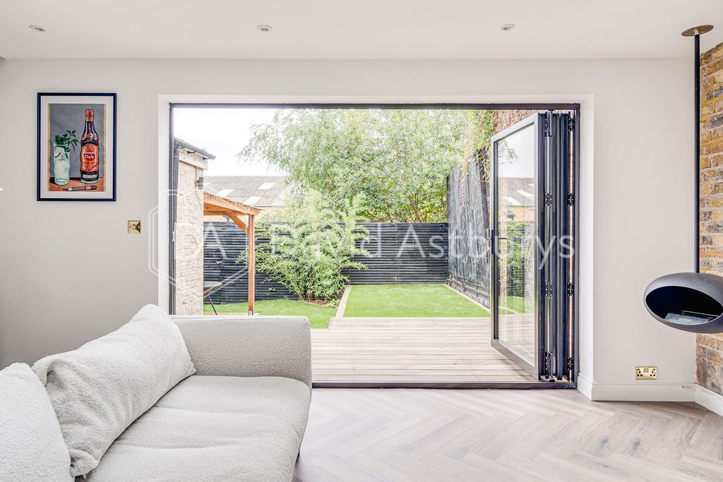 Property photo 3 of 15 Ndb03010_Enfused