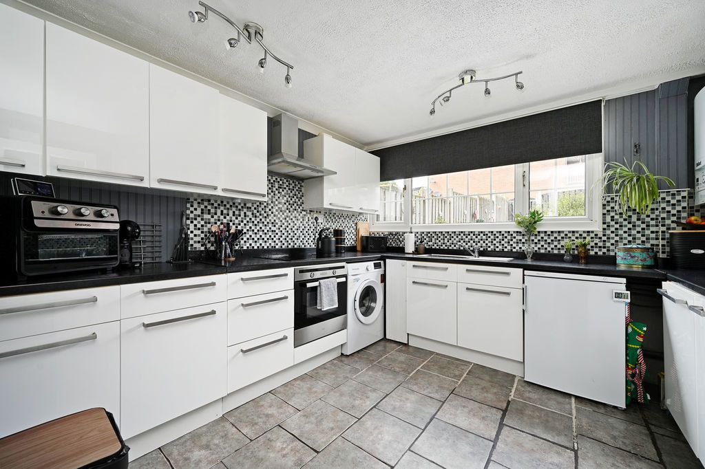 Property photo 1 of 26 Kitchen