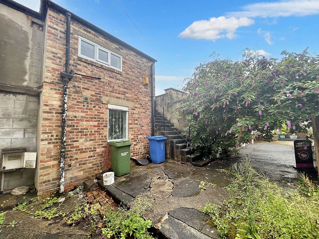 Property photo 3 of 24