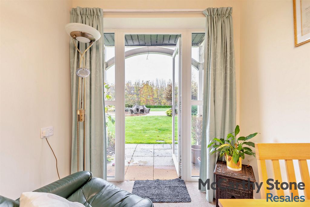 Property photo 2 of 28 8671151-Interior12-800.Jpg