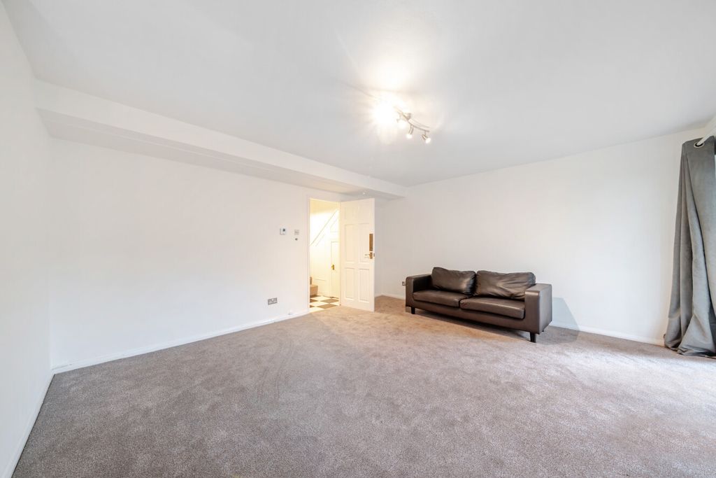 Property photo 1 of 16 1535037-11-6Accaa...