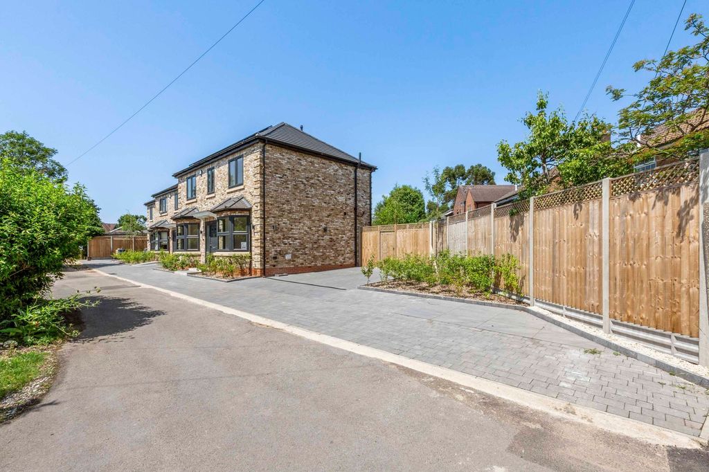 Property photo 2 of 19