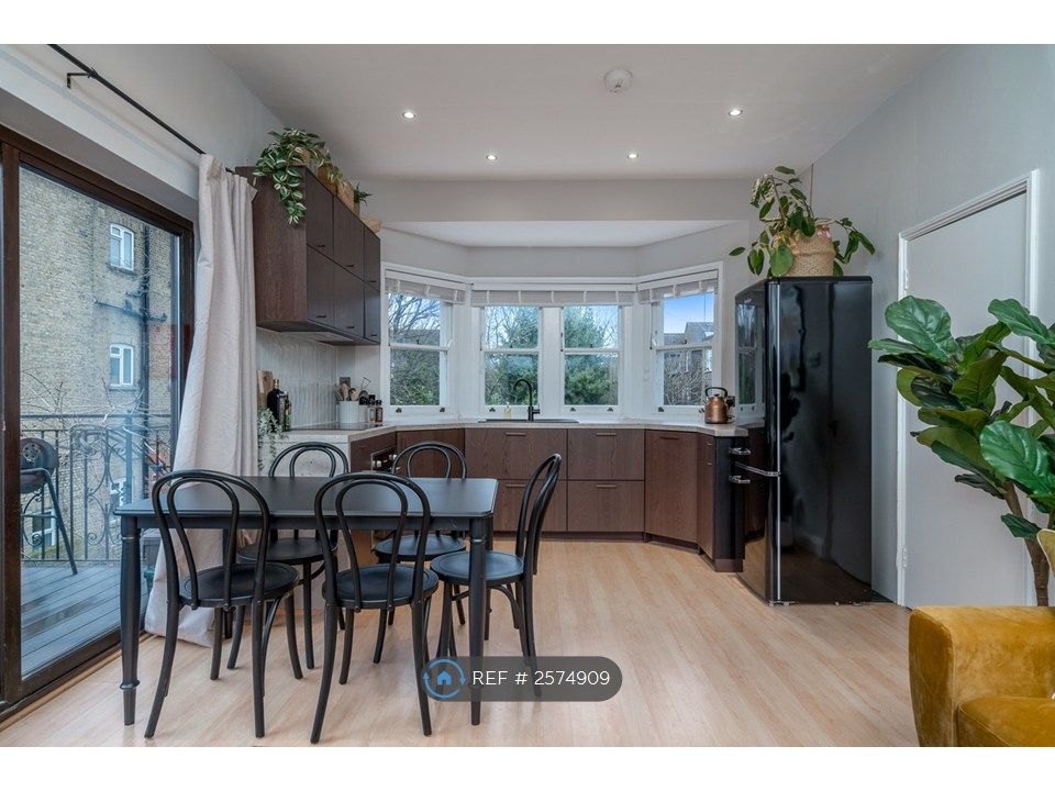 Property photo 2 of 35