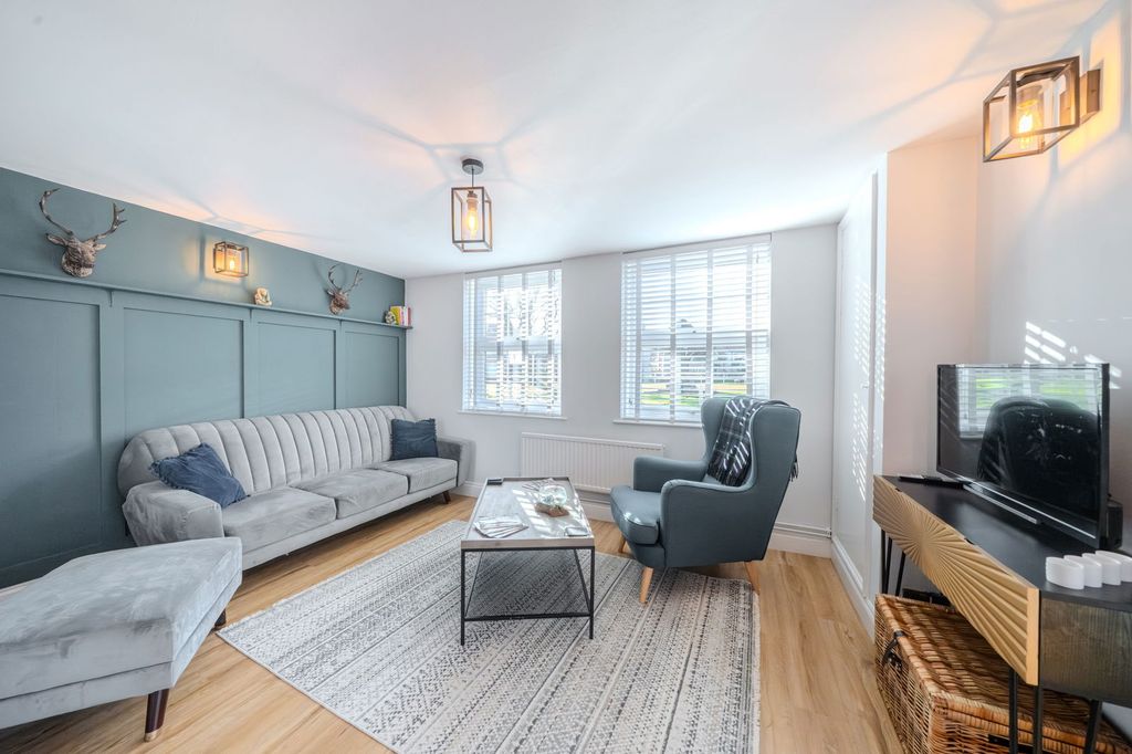 Property photo 3 of 31