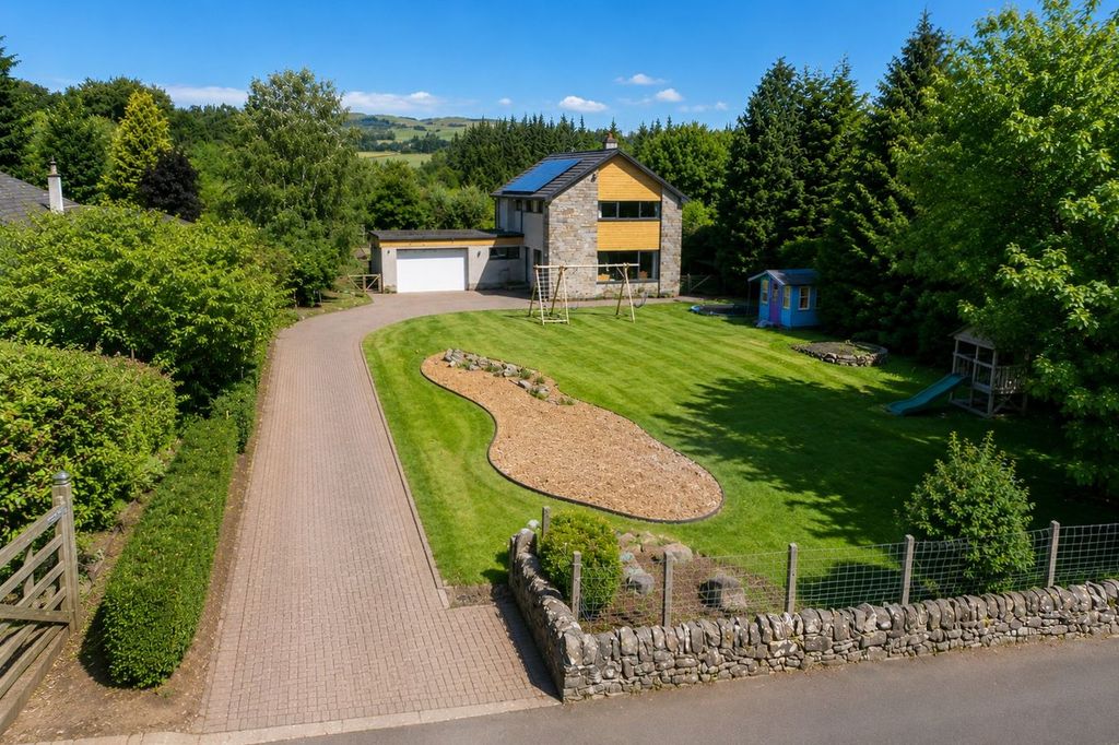 Property photo 1 of 41