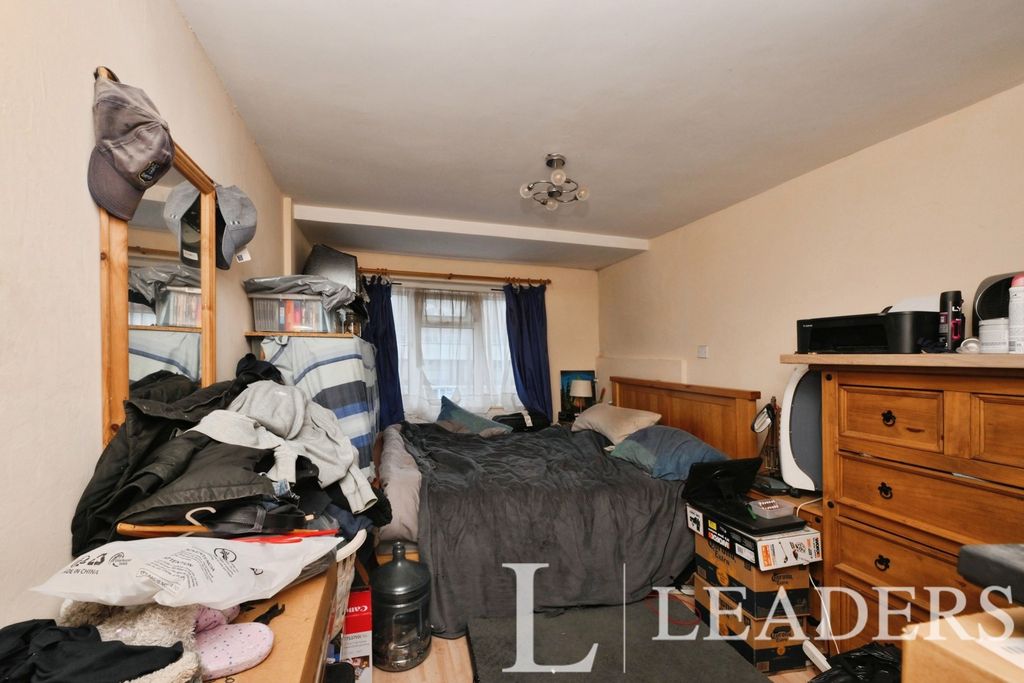 Property photo 3 of 7 Pbox-Img.Jpg