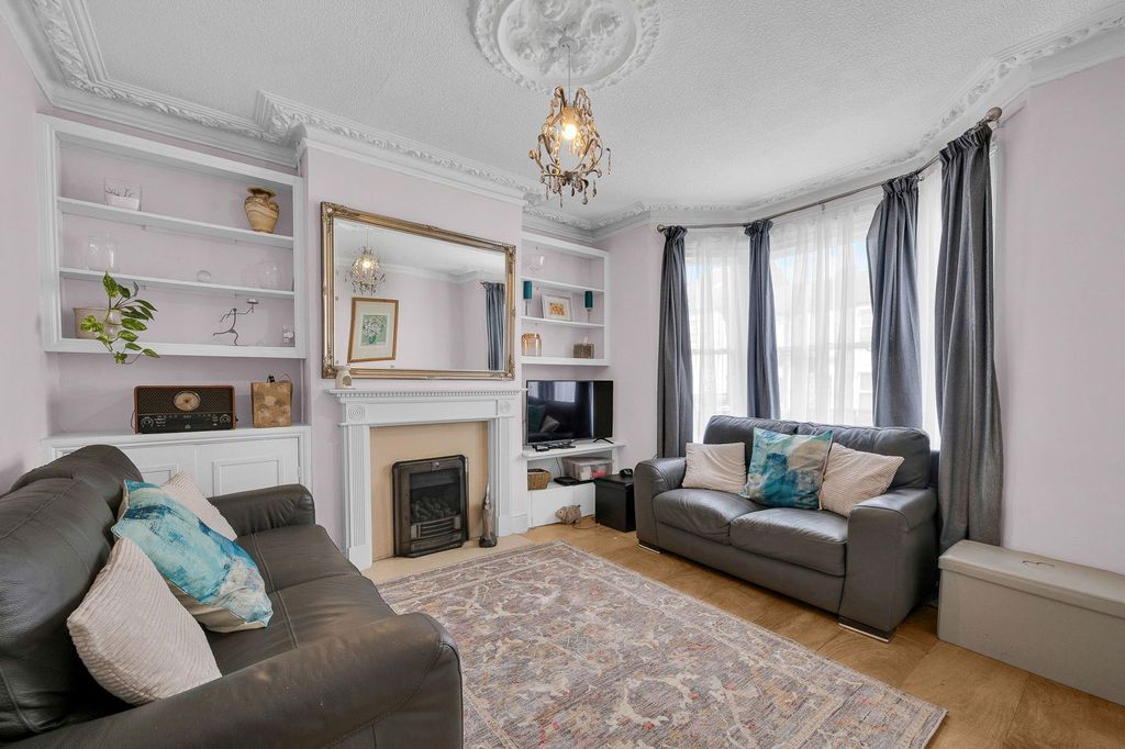 Property photo 2 of 21