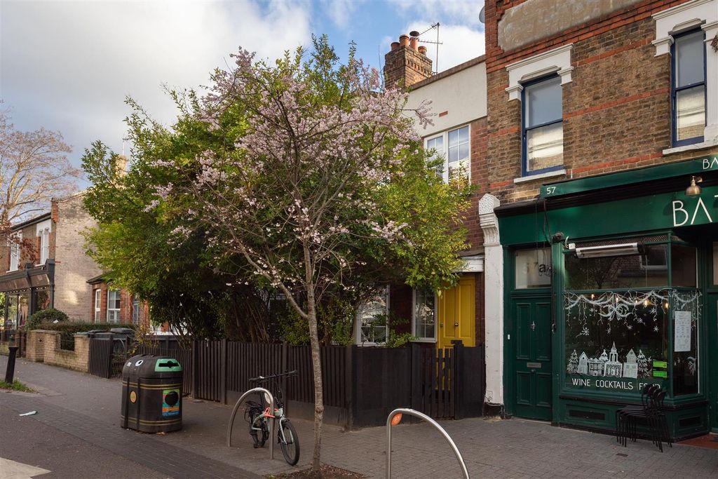 Property photo 1 of 34 Orford Road, E17