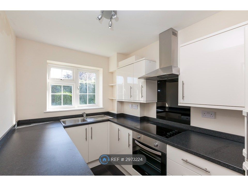 Property photo 1 of 7 Kitchen